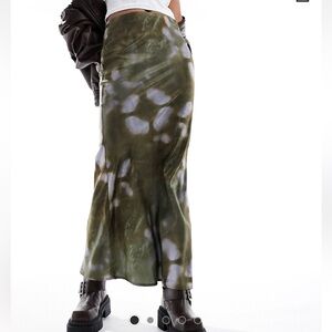 COLLUSION Satin Slip Maxi Skirt “tie dye”